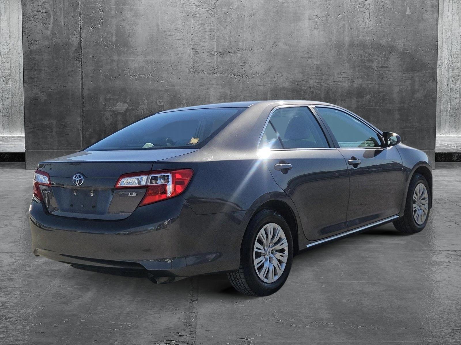 2014 Toyota Camry Vehicle Photo in NORTH RICHLAND HILLS, TX 76180-7199