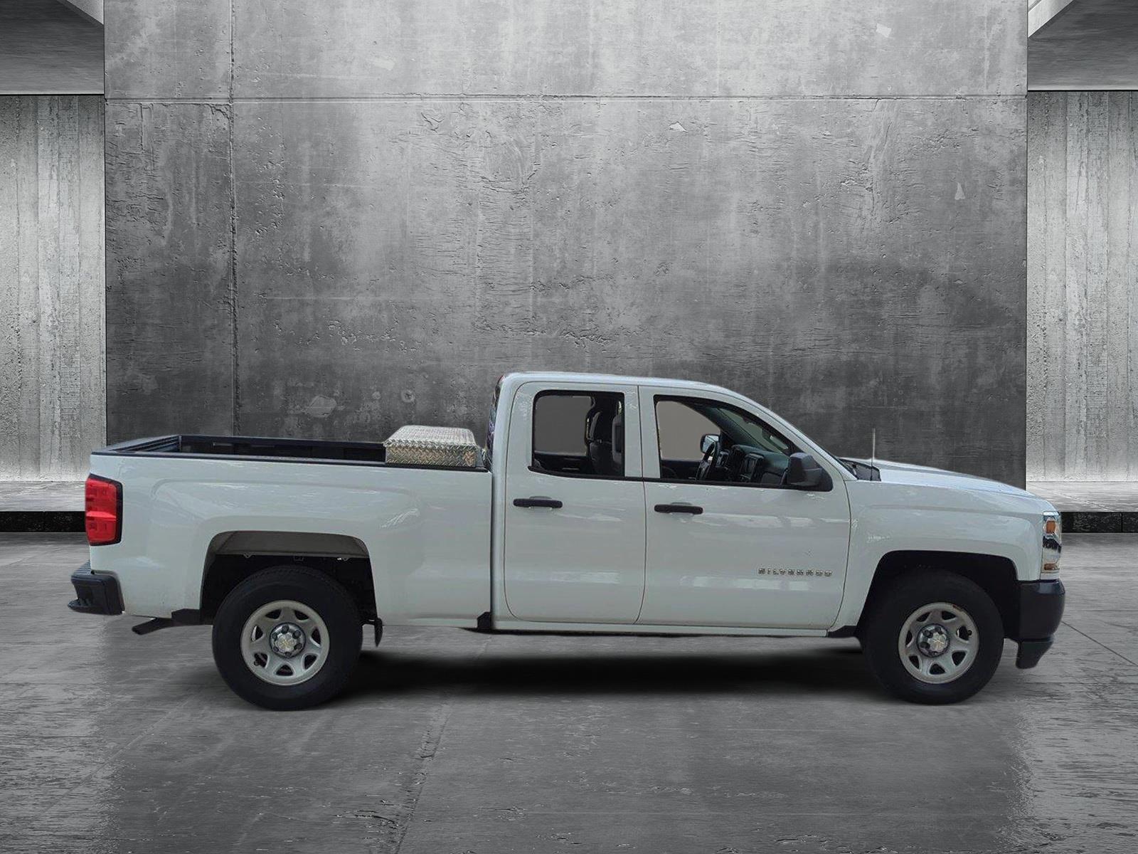 2019 Chevrolet Silverado 1500 LD Vehicle Photo in Pembroke Pines, FL 33027