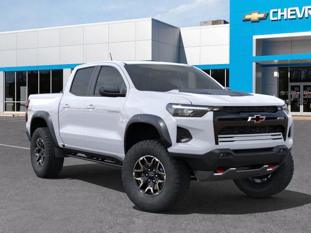2025 Chevrolet Colorado Vehicle Photo in MOON TOWNSHIP, PA 15108-2571