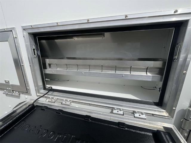 2025 Chevrolet Express Cutaway 3500 Vehicle Photo in ALCOA, TN 37701-3235