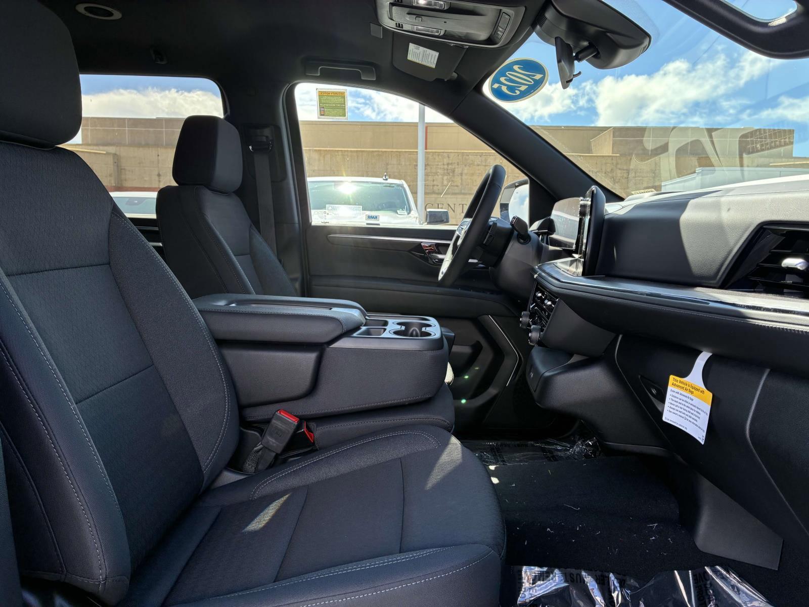 2025 Chevrolet Suburban Vehicle Photo in LOS ANGELES, CA 90007-3794