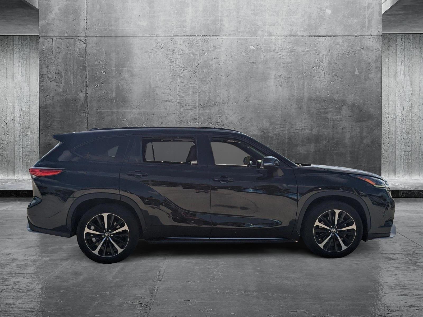 2022 Toyota Highlander Vehicle Photo in Davie, FL 33331