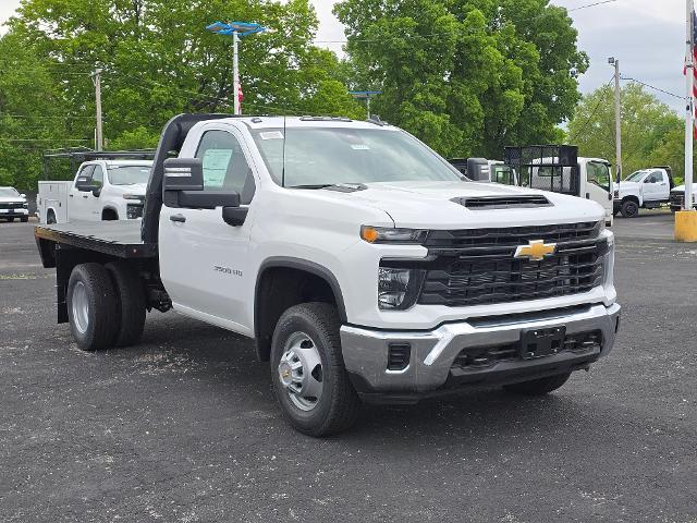 2025 Chevrolet Silverado 3500 HD CC Vehicle Photo in INDEPENDENCE, MO 64055-1314