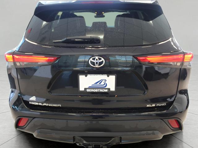 2021 Toyota Highlander Vehicle Photo in Green Bay, WI 54304