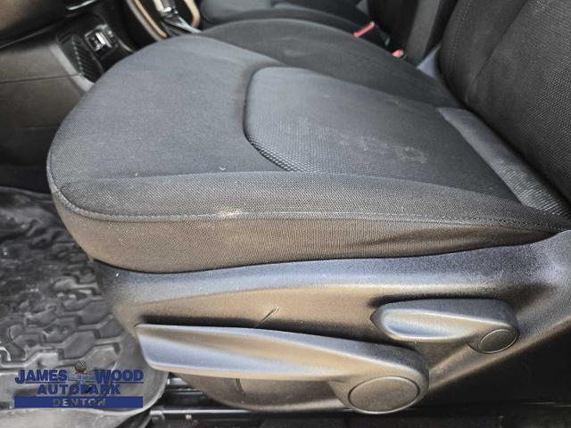 2017 Jeep Renegade Vehicle Photo in DENTON, TX 76210-9321