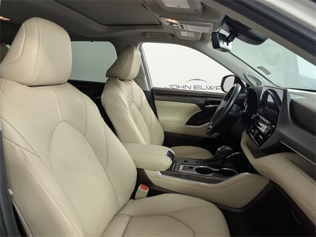 2021 Toyota Highlander Vehicle Photo in ENGLEWOOD, CO 80113-6708