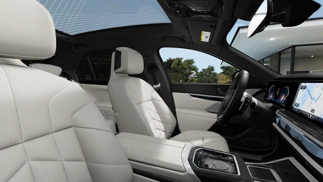 2025 BMW 740i xDrive Vehicle Photo in GRAPEVINE, TX 76051