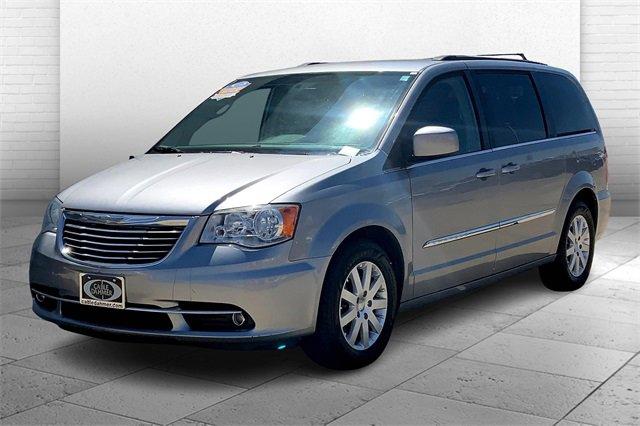 2016 Chrysler Town & Country Vehicle Photo in TOPEKA, KS 66609-0000
