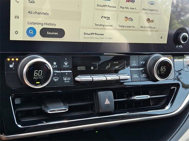 2023 Toyota Highlander Vehicle Photo in Willow Grove, PA 19090