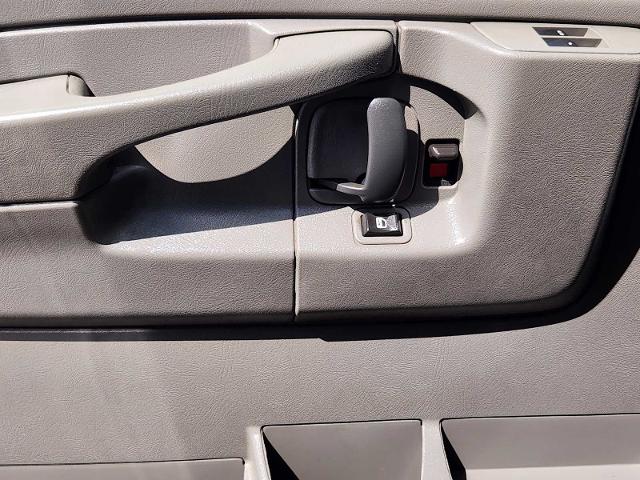 2015 Chevrolet Express Passenger Vehicle Photo in DENTON, TX 76210-9321