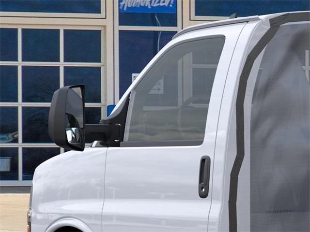 2025 Chevrolet Express Commercial Cutaway Vehicle Photo in ENGLEWOOD, CO 80113-6708