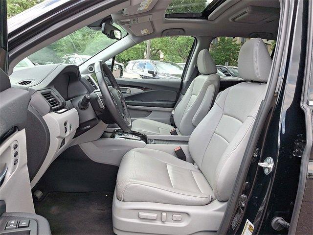 2017 Honda Pilot Vehicle Photo in Willow Grove, PA 19090