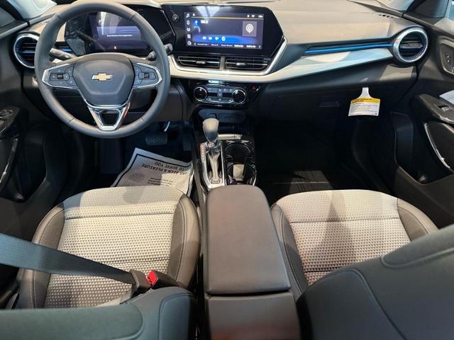 2025 Chevrolet Trax Vehicle Photo in COLUMBIA, MO 65203-3903