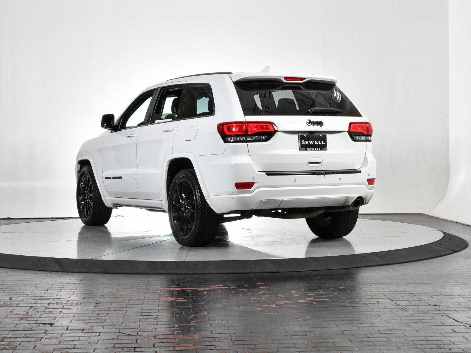 2017 Jeep Grand Cherokee Vehicle Photo in DALLAS, TX 75235