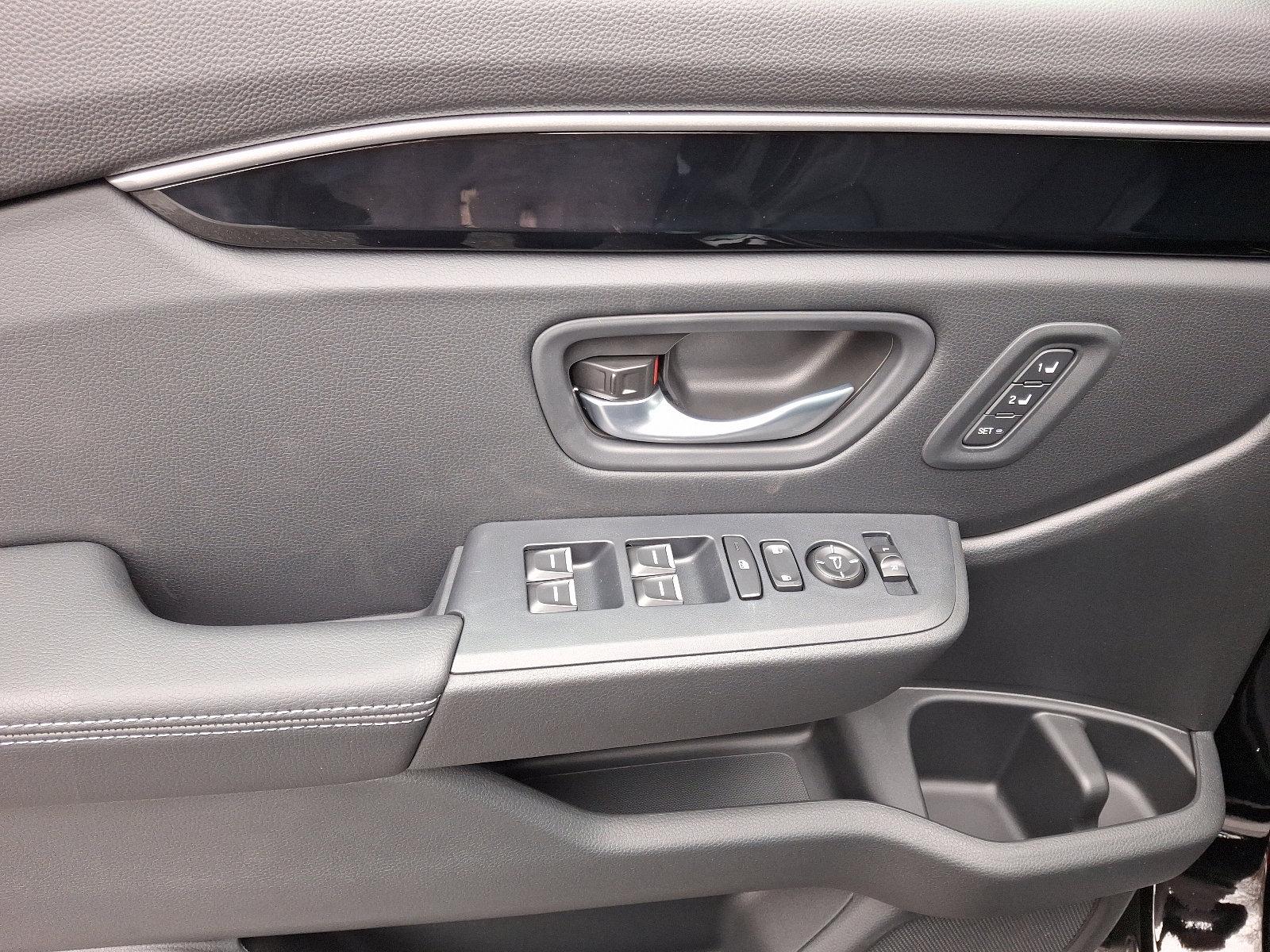 2025 Honda Pilot Vehicle Photo in Harrisburg, PA 17111