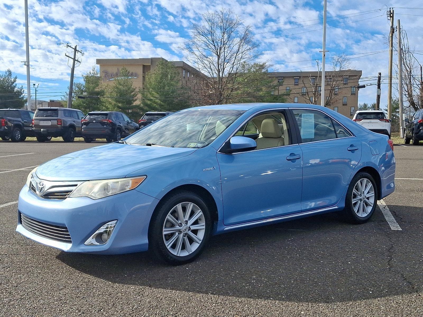 2013 Toyota Camry Hybrid Vehicle Photo in Trevose, PA 19053