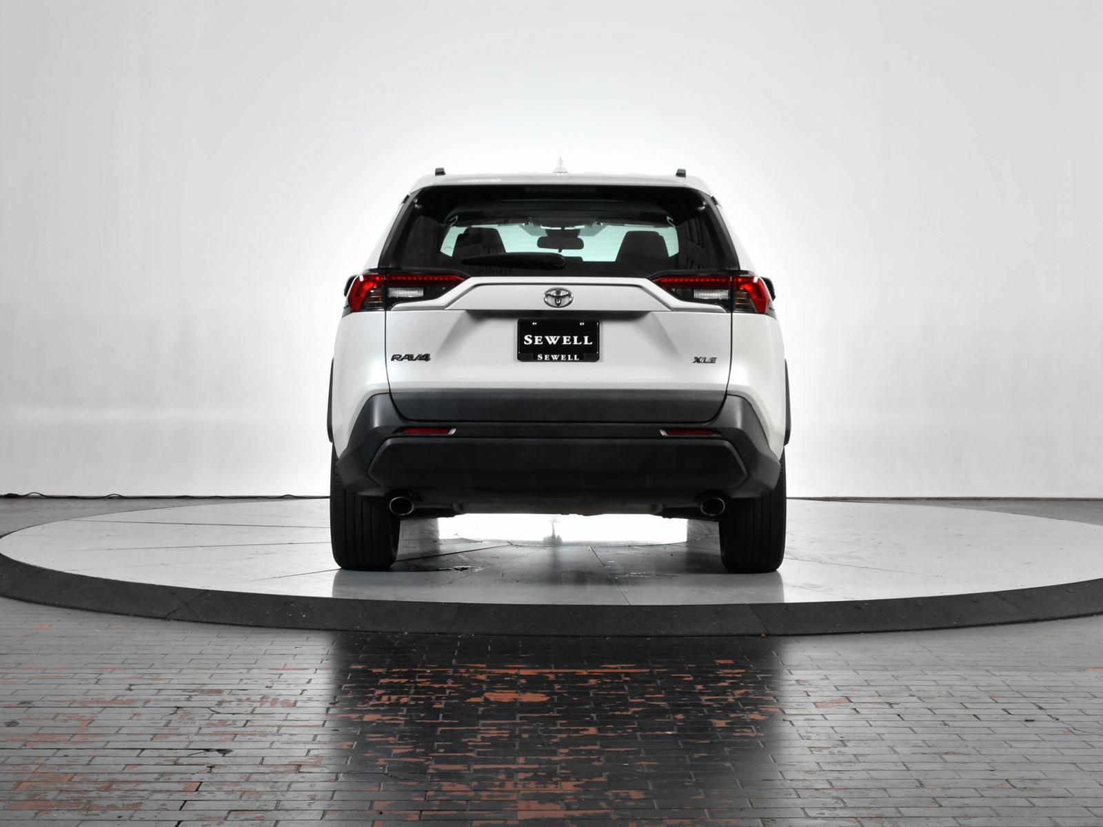 2021 Toyota RAV4 Vehicle Photo in DALLAS, TX 75235