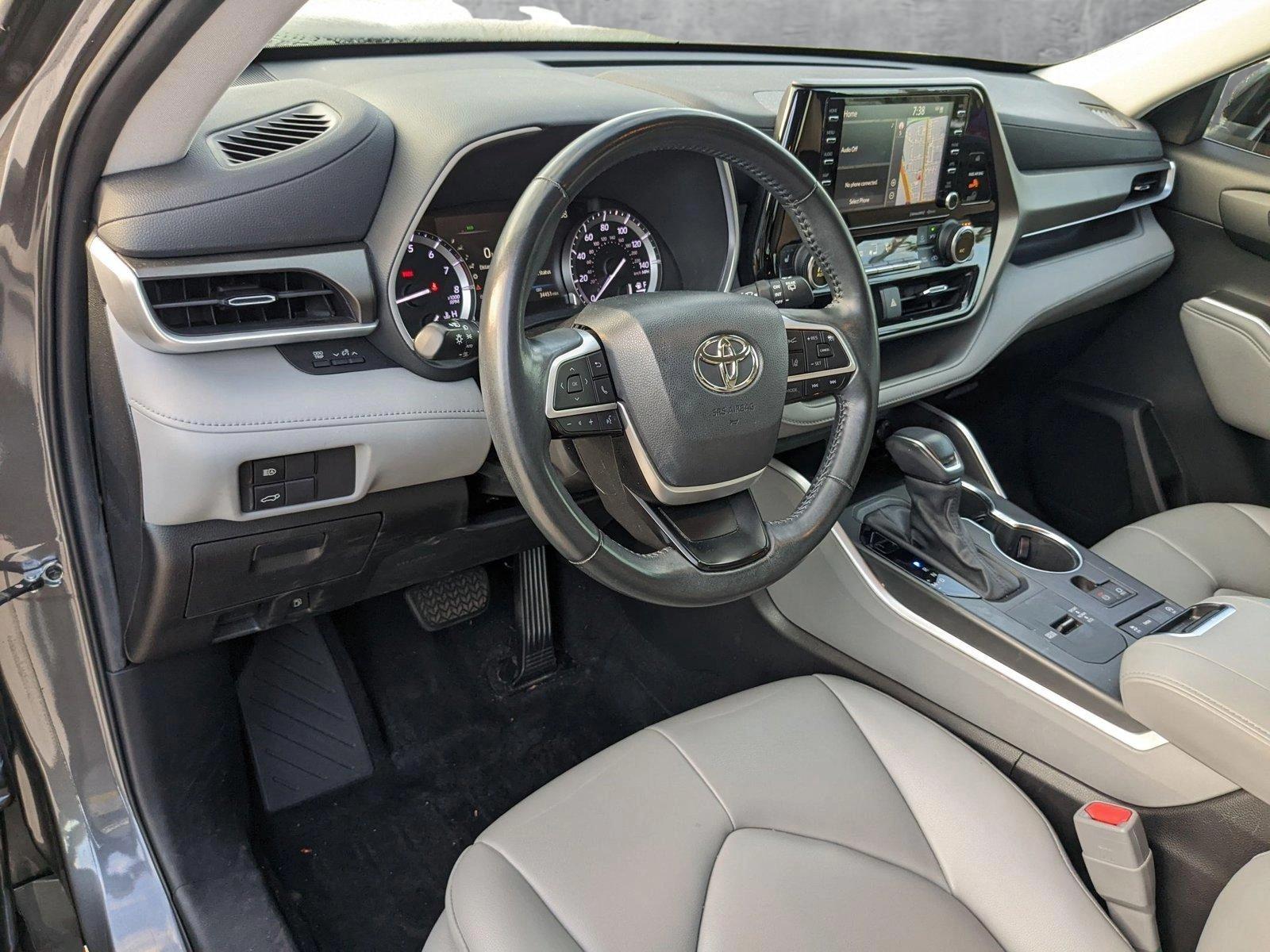 2022 Toyota Highlander Vehicle Photo in Davie, FL 33331