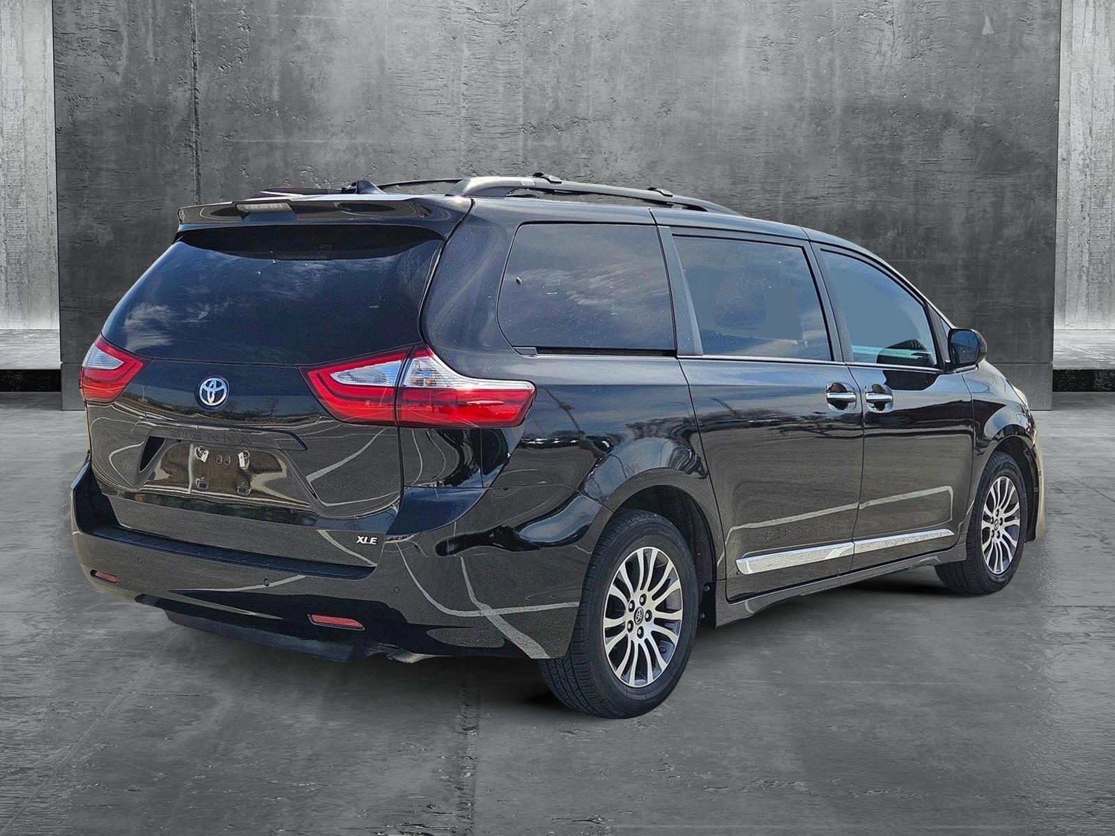 2019 Toyota Sienna Vehicle Photo in Austin, TX 78728