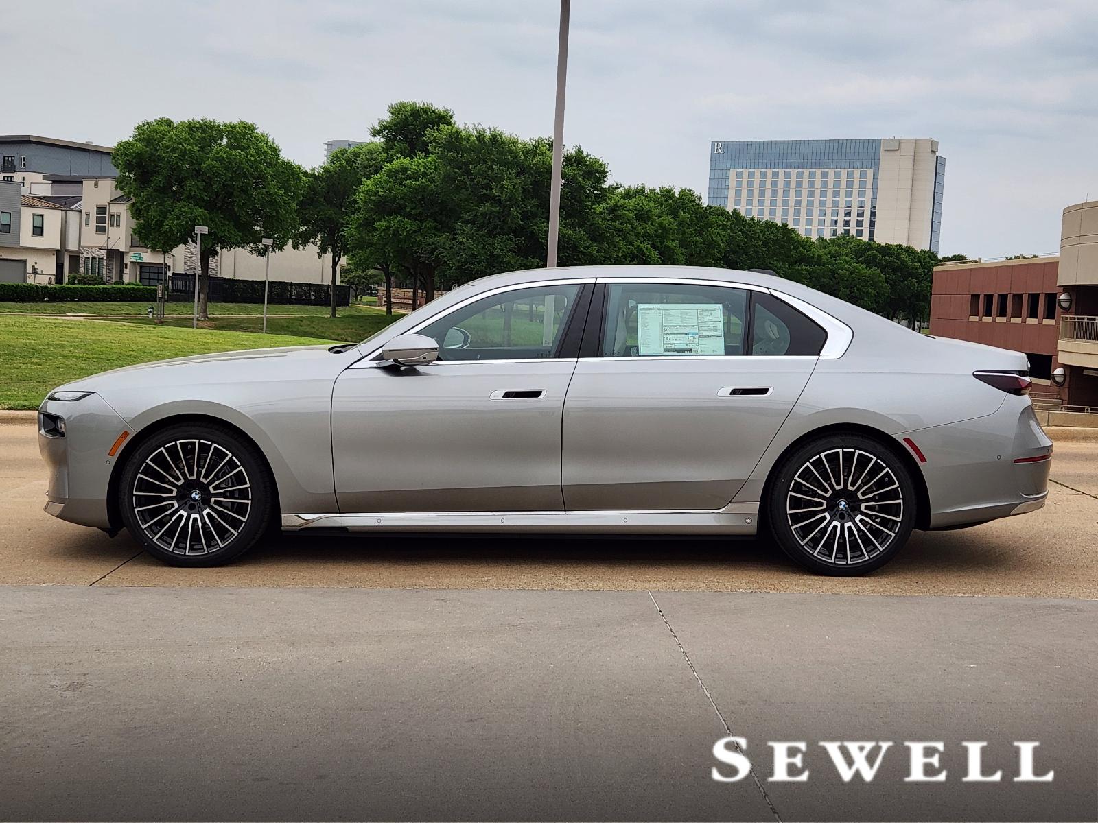 2025 BMW i7 Vehicle Photo in PLANO, TX 75024