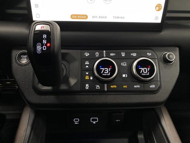 2024 Defender Vehicle Photo in Appleton, WI 54913