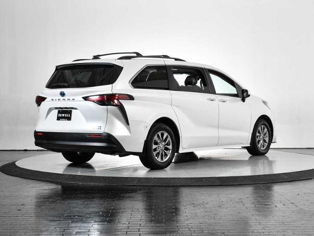 2022 Toyota Sienna Vehicle Photo in DALLAS, TX 75235