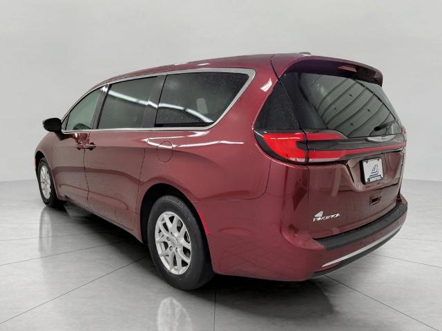 2023 Chrysler Pacifica Vehicle Photo in Kaukauna, WI 54130