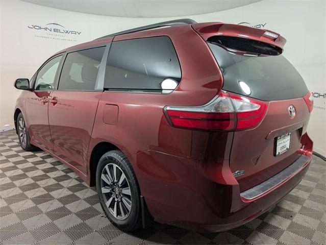 2018 Toyota Sienna Vehicle Photo in ENGLEWOOD, CO 80113-6708