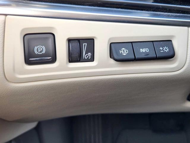 2022 Cadillac XT6 Vehicle Photo in DENTON, TX 76210-9321