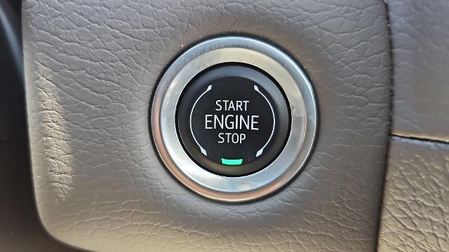 2024 GMC Yukon XL Vehicle Photo in BENTONVILLE, AR 72712-4322