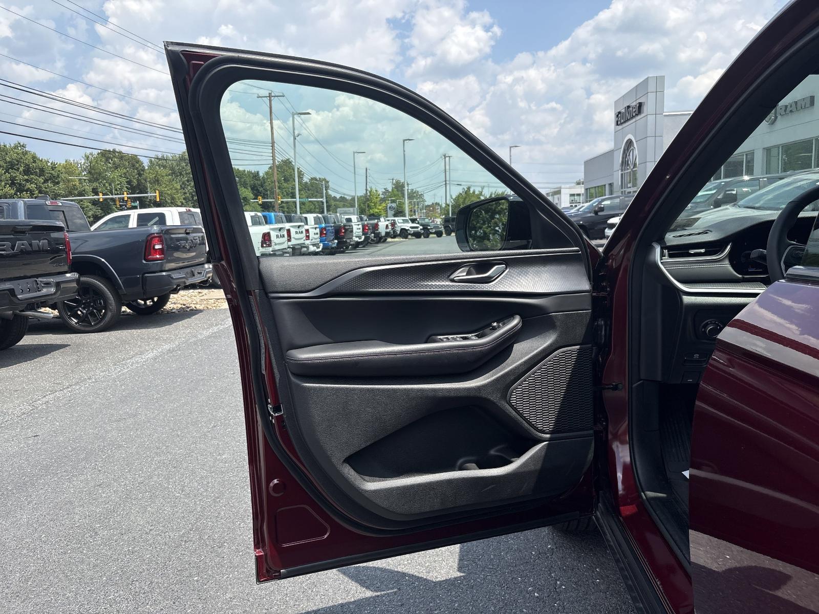 2025 Jeep Grand Cherokee Vehicle Photo in Mechanicsburg, PA 17050-1707