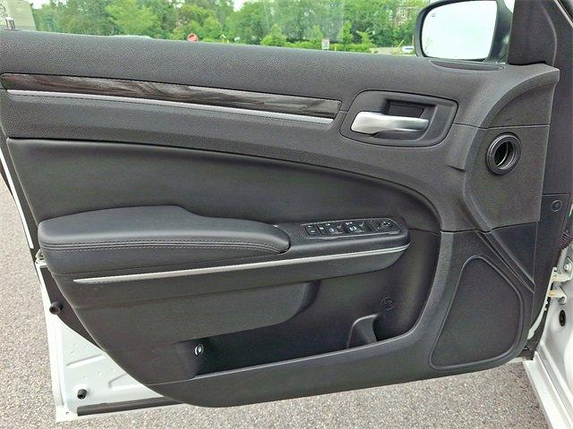 2017 Chrysler 300 Vehicle Photo in Willow Grove, PA 19090