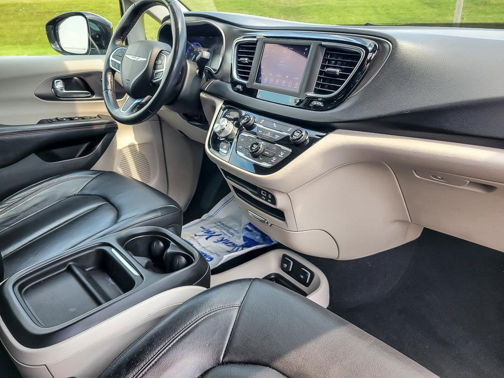 2020 Chrysler Pacifica Vehicle Photo in AURORA, IL 60503-9326