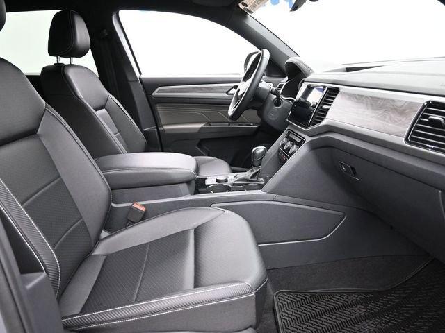 2022 Volkswagen Atlas Cross Sport Vehicle Photo in Marion, IA 52302