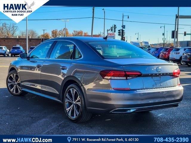 2022 Volkswagen Passat Vehicle Photo in Saint Charles, IL 60174