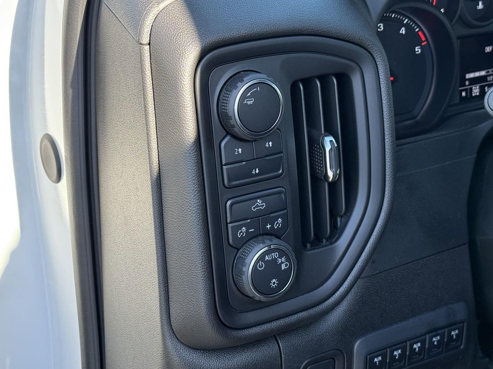 2024 Chevrolet Silverado 3500 HD Vehicle Photo in GEORGETOWN, TX 78626-7508