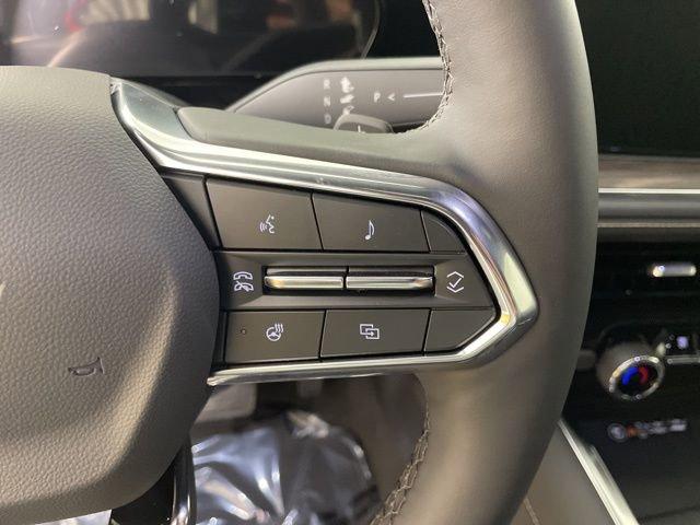 2025 Chevrolet Suburban Vehicle Photo in PHOENIX, AZ 85014-3381