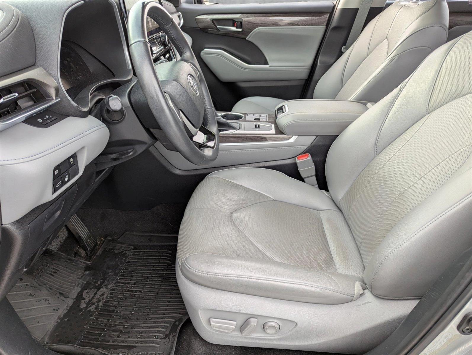 2023 Toyota Highlander Vehicle Photo in Ft. Myers, FL 33907