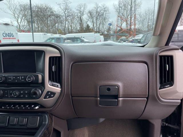 2015 GMC Sierra 3500HD available WiFi Vehicle Photo in MEDINA, OH 44256-9631