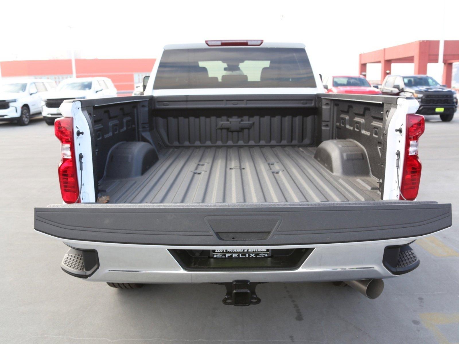 2025 Chevrolet Silverado 3500 HD Vehicle Photo in LOS ANGELES, CA 90007-3794