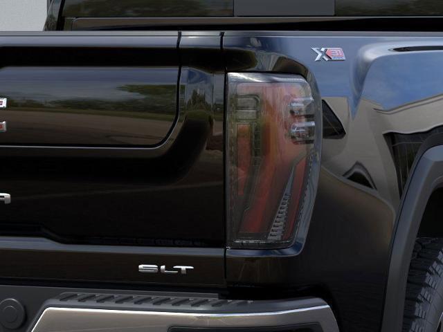 2025 GMC Sierra 2500 HD Vehicle Photo in LEOMINSTER, MA 01453-2952