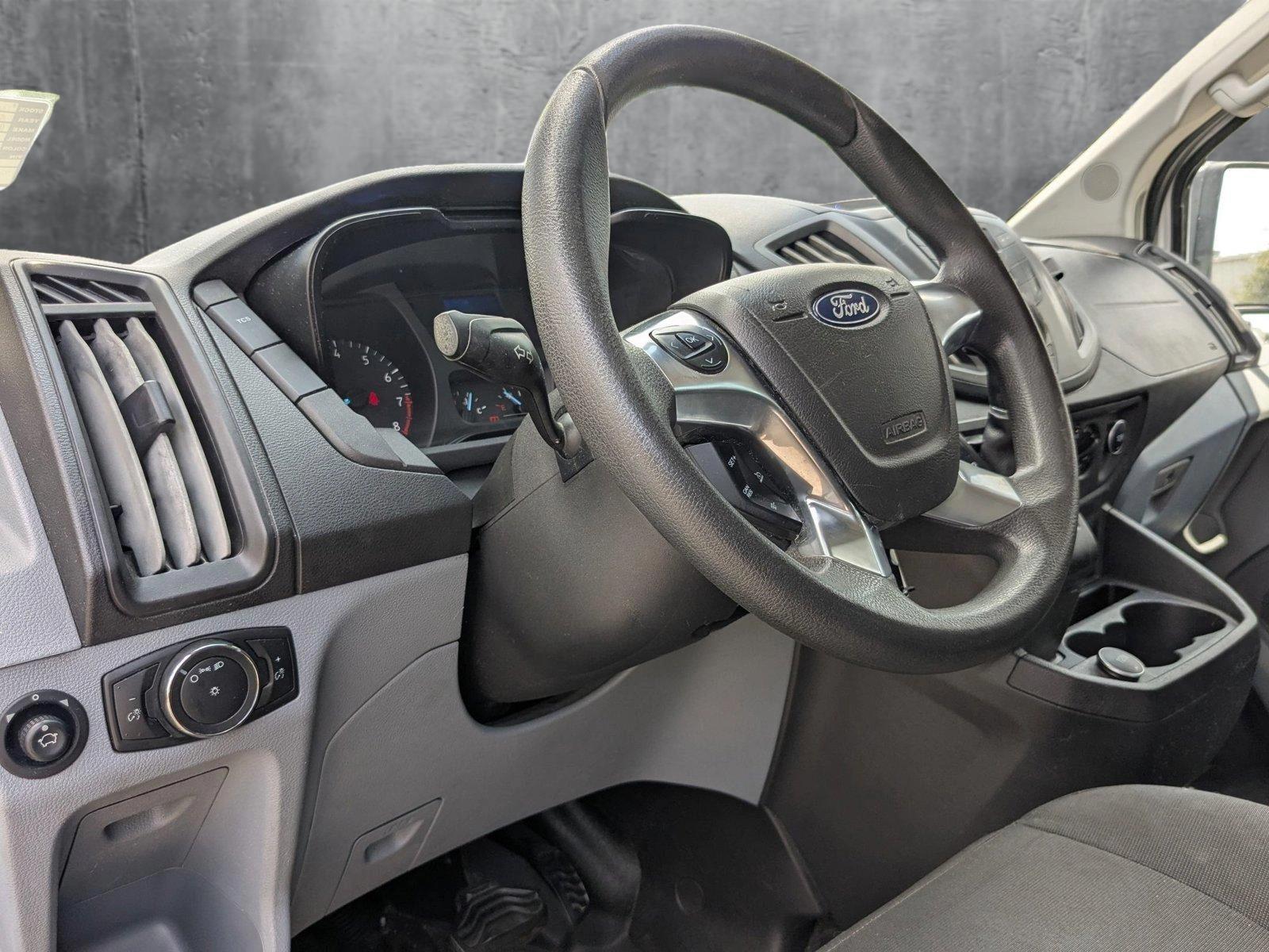 2018 Ford Transit Van Vehicle Photo in St. Petersburg, FL 33713