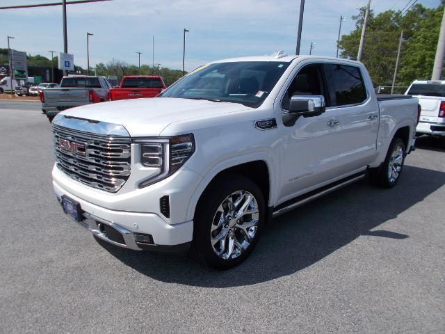 2023 GMC Sierra 1500 Vehicle Photo in LOWELL, MA 01852-4336