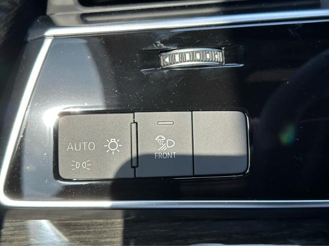 2025 Audi Q7 Vehicle Photo in HOUSTON, TX 77090