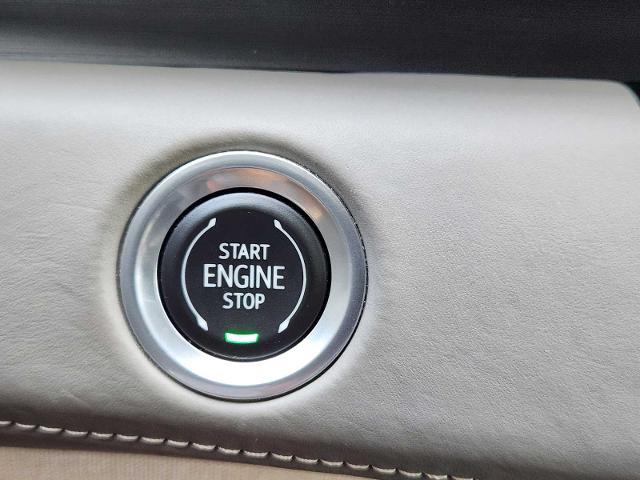 2021 Cadillac Escalade ESV Vehicle Photo in DENTON, TX 76210-9321