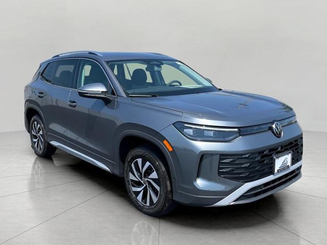 2025 Volkswagen Tiguan Vehicle Photo in Neenah, WI 54956