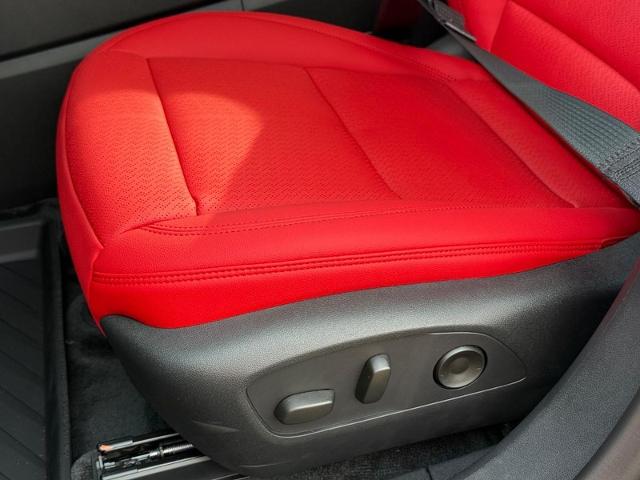 2025 Chevrolet Blazer EV Vehicle Photo in COLUMBIA, MO 65203-3903