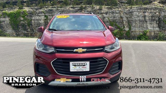 Used 2022 Chevrolet Trax LT with VIN KL7CJPSM9NB526560 for sale in Branson, MO