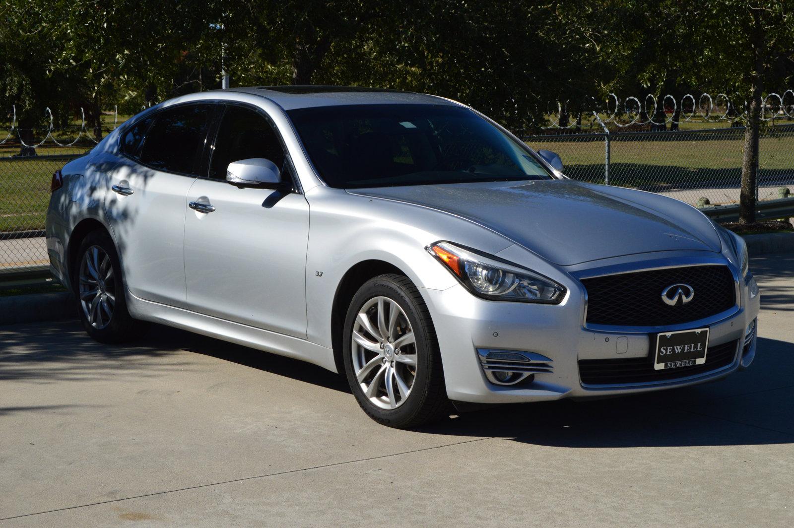 2015 INFINITI Q70 Vehicle Photo in Houston, TX 77090