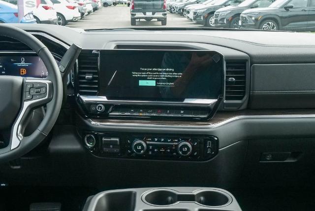 2025 Chevrolet Silverado 1500 Vehicle Photo in VENTURA, CA 93003-8585